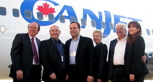 Daniel Godbout VP Transport T.T.C.; Chris Kelly, directeur général de Canjet; Michael DiLollo, président T.T.C.; Denise Heffron, VP commercialisation T.T.C. ; Vic Nakleh, VP transport ouest Canada T.T.C. et Maryse Martel, directrice commercialisation V Daniel Godbout VP Transport T.T.C.; Chris Kelly, directeur général de Canjet; Michael DiLollo, président T.T.C.; Denise Heffron, VP commercialisation T.T.C. ; Vic Nakleh, VP transport ouest Canada T.T.C. et Maryse Martel, directrice commercialisation V