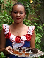 La boisson typique de Las Tunas: la Canchanchera, mélange de rhum et de sirop de canne à sucre. La boisson typique de Las Tunas: la Canchanchera, mélange de rhum et de sirop de canne à sucre.