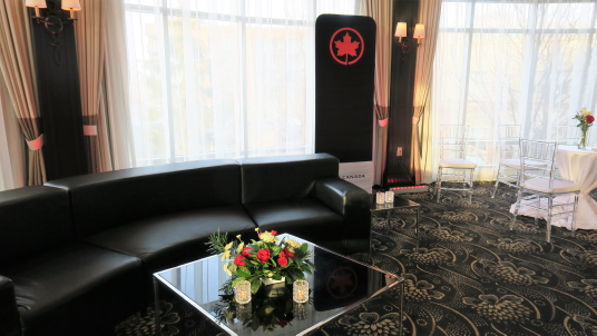 Air Canada célèbre son nouveau service vers la Roumanie  Air Canada célèbre son nouveau service vers la Roumanie