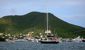Saint-Martin est la plus petite île partagée par deux nations Saint-Martin est la plus petite île partagée par deux nations