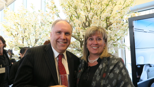 Philippe Rainvile, PDG d'Aéroports de Montréal et Lucie Guillemette vice-présidente générale et chef des affaires commerciales d'Air Canada