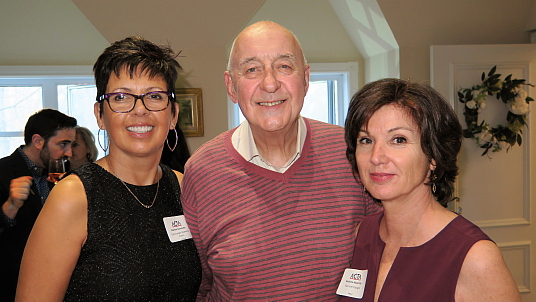 Martine Bissonette (CV Raymonde Potvin) Serge Lamarre (VOX) et Nathalie McCarthy (Équinoxe) Martine Bissonette (CV Raymonde Potvin) Serge Lamarre (VOX) et Nathalie McCarthy (Équinoxe)