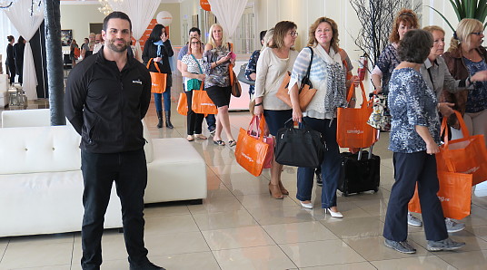 Sunwing lance 2018/2019 devant 420 personnes à Laval