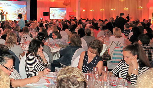 Sunwing lance 2018/2019 devant 420 personnes à Laval Sunwing lance 2018/2019 devant 420 personnes à Laval