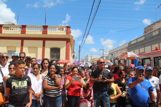 Les habitants de Sagua La Grande ont participé aux cérémonies en grand nombre.