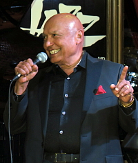 Colin Hunter, fondateur de Sunwing et crooner Colin Hunter, fondateur de Sunwing et crooner