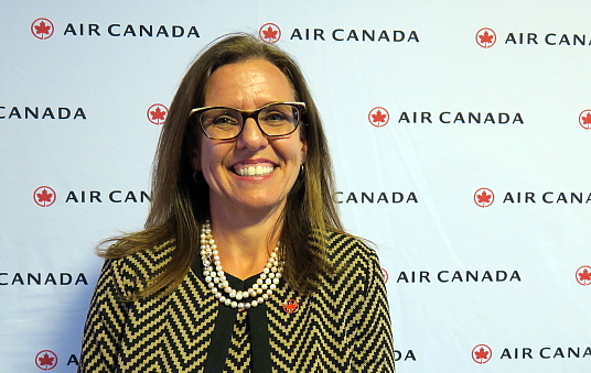 Bonnie Walker , directrice des ventes Ouest du Canada et Québec d'Air Canada