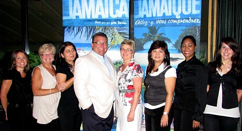 Sonia Casaubon (Grand Palladium), Jill Elmslie (Sunset Resorts), Kattia Jaramillo (Holiday Inn),Louis Fillion ( Superclubs), Louise Paquette, Wendy Perry et Maureen James (Ritz Carlton) et Georgia Lihnakis (Sandals) Sonia Casaubon (Grand Palladium), Jill Elmslie (Sunset Resorts), Kattia Jaramillo (Holiday Inn),Louis Fillion ( Superclubs), Louise Paquette, Wendy Perry et Maureen James (Ritz Carlton) et Georgia Lihnakis (Sandals)