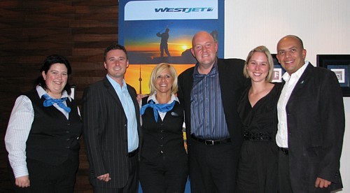 Amélie Bouvier service client, Christian Roussin repésentant ventes, Claudia Ferri service client, Stephen Goulding directeur ventes Est Canada, Claude Hélène Faucher ventes comptes stratégiques et Mike Miguel directeur comptes stratégiques Amélie Bouvier service client, Christian Roussin repésentant ventes, Claudia Ferri service client, Stephen Goulding directeur ventes Est Canada, Claude Hélène Faucher ventes comptes stratégiques et Mike Miguel directeur comptes stratégiques