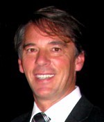 Yves Lalumière, vice-président et directeur général, Transat Distribution Canada