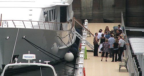 Le luxueux yacht lady Sandals est en ville: les agents de voyages à l'abordage !
