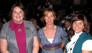 Claudia Tourigny, représentante ventes; Josée casavant, directrice ventes et Geneviève Déry représentante ventes des marques Exotik Tours, Boomerang Tours, Vacances Esprit et Carte Postale Tours Claudia Tourigny, représentante ventes; Josée casavant, directrice ventes et Geneviève Déry représentante ventes des marques Exotik Tours, Boomerang Tours, Vacances Esprit et Carte Postale Tours