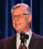 Jean Teasdale, vice-président des services immobiliers et commerciaux d' Aéroports de Montréal. Jean Teasdale, vice-président des services immobiliers et commerciaux d' Aéroports de Montréal.