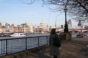 La rive sud de la Tamise: de plus en plus appréciée par les promeneurs et les cyclistes.