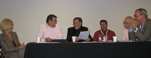 Monique Audet (Uniglobe); Jean-Pierre Caron, v-p du CRAQ; Robert Turcotte, président du CRAQ; Jean-Luc Beauchemin, directeur régionald de l'ACTA ; Tony Santelli (Collège April-Fortier) et Me Daniel Guay conseiller juridique