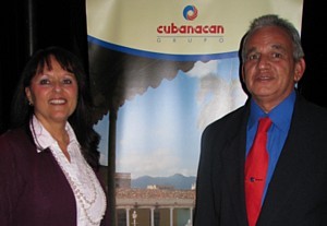 Dany Paquette du Bureau de Tourisme de Cuba et Fidel Quiròs, représentant de Cubanacan à Santa Lucia Dany Paquette du Bureau de Tourisme de Cuba et Fidel Quiròs, représentant de Cubanacan à Santa Lucia