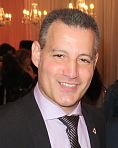 George Platanitis, nouveau Vice-président au développement des affaires de Croix BleueMD Canassurance
