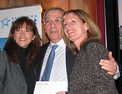 Maryse Martel, Vassilis Sakellaris et Diane Brooks (CAA), une des gagnantes Maryse Martel, Vassilis Sakellaris et Diane Brooks (CAA), une des gagnantes