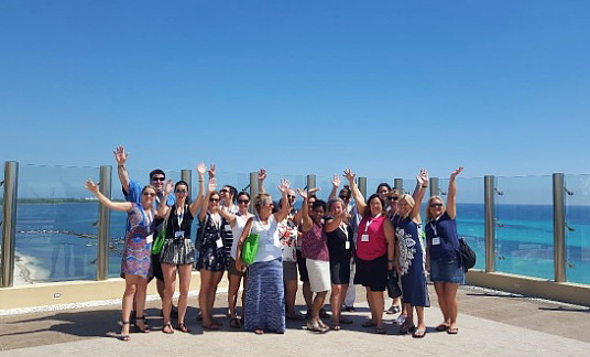 Le groupe en compagnie de Mireille Moutou au Sky Lounge du Generations Riviera Maya