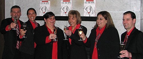 Une partie de l'équipe de direction de VAC: Nino Montagnese, Pina Guercio, Zeina Gedeon, Lucie Sabella, Nathalie Tanious et Hugo Coulombe Une partie de l'équipe de direction de VAC: Nino Montagnese, Pina Guercio, Zeina Gedeon, Lucie Sabella, Nathalie Tanious et Hugo Coulombe