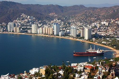 La baie d'Acapulco vue de Las Brisas