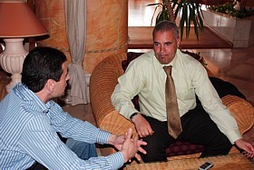 Néji Gouider directeur du bureau canadien de l’Office National du Tourisme Tunisien et Tarek Ghodhbani directeur des ventes de Tunis Air Néji Gouider directeur du bureau canadien de l’Office National du Tourisme Tunisien et Tarek Ghodhbani directeur des ventes de Tunis Air