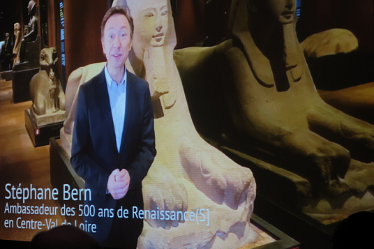 Le célèbre animateur Stéphane Bern (Secrets d'histoire) a invité via vidéo les Québécois à visiter Le Centre Val de Loire.
