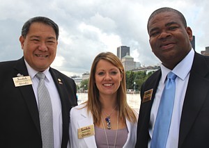 Robert Smith, Directeur dév. affaires Ontario, Joanne Filion, représentante dév. affaires Manitoba/Saskatchewan et Winston Chang, Directeur dév. affaires BC et Yukon Robert Smith, Directeur dév. affaires Ontario, Joanne Filion, représentante dév. affaires Manitoba/Saskatchewan et Winston Chang, Directeur dév. affaires BC et Yukon
