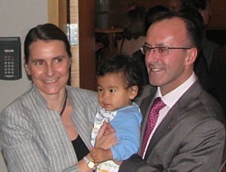 Bénédicte Duval, son conjoint Jean-François et leur fils Timothée