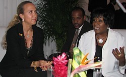 Karine Roy-Camille, Président du CMT, Gaetan Paderna et Muriel Wiltord -Latamie Directrice Amériques du CMT