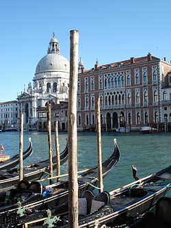 Tours Chanteclerc récompense les agences les plus performantes du réseau Carlson Wagonlit Tours Chanteclerc récompense les agences les plus performantes du réseau Carlson Wagonlit