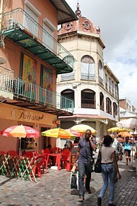 Un programme de revitalisation est en cours à Fort de France, notamment dans le secteur piétonnier. Un programme de revitalisation est en cours à Fort de France, notamment dans le secteur piétonnier.