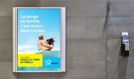 Transat incite les Canadiens à passer du temps de qualité en famille… les pieds dans le sable