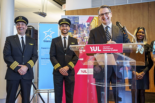 Air Transat célèbre son premier vol entre Montréal et La Nouvelle-Orléans