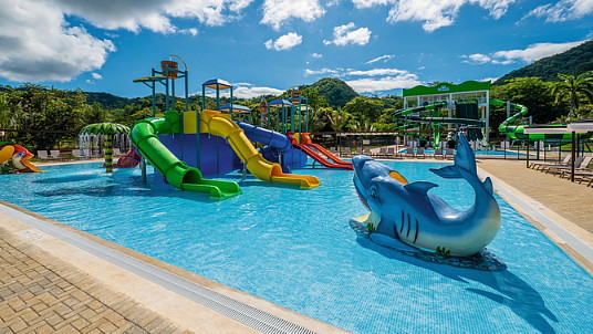 La marque RIU ouvre un nouveau parc aquatique Splash Water World au Costa Rica
