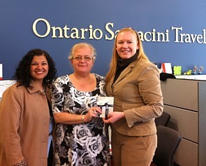 Maria Gibson, représentante des ventes croisières, Vacances Transat, Franca Spinosa, de l’agence Ontario Sarracini Travel, et Susan Carvalho, chef du développement commercial Est de l’Ontario et provinces de l’Atlantique, Azamara Club Cruises et Royal Caribbean International Maria Gibson, représentante des ventes croisières, Vacances Transat, Franca Spinosa, de l’agence Ontario Sarracini Travel, et Susan Carvalho, chef du développement commercial Est de l’Ontario et provinces de l’Atlantique, Azamara Club Cruises et Royal Caribbean International