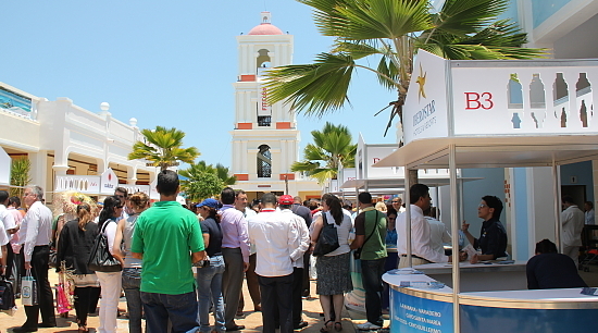 Cette année, la foire et les présentations du FIT CUBA se sont déroulées dans le Pueblo touristique La Estrella (voisin du Memories Paraiso), à Cayo Santa Maria. Cette année, la foire et les présentations du FIT CUBA se sont déroulées dans le Pueblo touristique La Estrella (voisin du Memories Paraiso), à Cayo Santa Maria.
