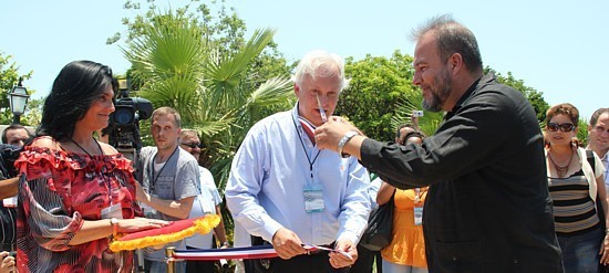 Manuel Marrero Cruz,  ministre du tourisme cubain, a procédé à la coupure du ruban en compagnie de Daniel Pablo Aguilera, ministre du tourisme de l'Argentine (pays qui était à l'honneur cette année) Manuel Marrero Cruz,  ministre du tourisme cubain, a procédé à la coupure du ruban en compagnie de Daniel Pablo Aguilera, ministre du tourisme de l'Argentine (pays qui était à l'honneur cette année)