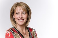 Louise Fecteau nommée Vice-présidente, ventes et marketing de Vacances Tours Mont-Royal Louise Fecteau nommée Vice-présidente, ventes et marketing de Vacances Tours Mont-Royal