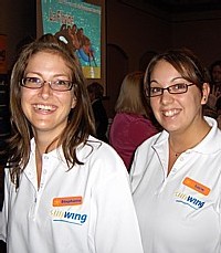 Le comité d'accueil de Sunwing : Stéphanie et Lucie