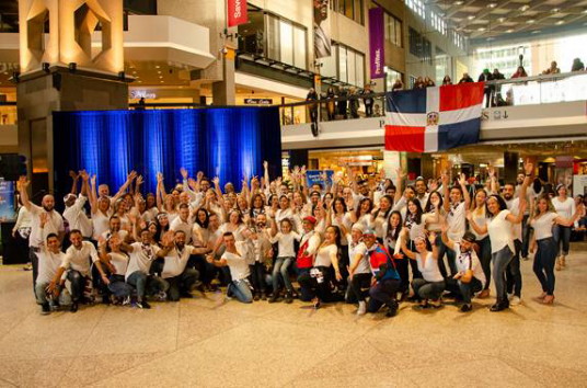 La République dominicaine fait danser la Bachata à 650 personnes lors de son évènements ' Esquivez Le Froid '