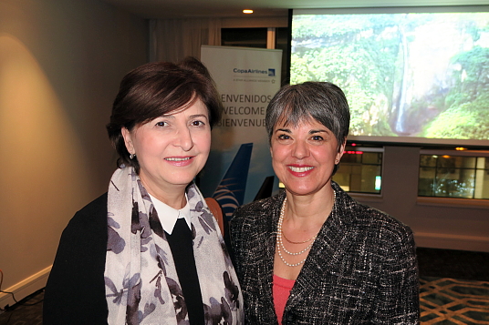 Aurelia Baloi directrice de Voyages Régence Inc. et Renée Wilson de Promperu