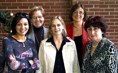 Les membres du conseil de l'Antor: Présidente: Louise Paquette, bureau du tourisme de la Jamaïque, Vice-présidente: Barbara Simon, bureau du tourisme de la Virginie, Secrétaire: Kenza Soubaa, Office National Marocain du tourisme, Trésorière: Mimi Chugani, Responsable des projets spéciaux et Nicole Labonté, ces deux dernières étant membres à vie de l’Association. (archives) Les membres du conseil de l'Antor: Présidente: Louise Paquette, bureau du tourisme de la Jamaïque, Vice-présidente: Barbara Simon, bureau du tourisme de la Virginie, Secrétaire: Kenza Soubaa, Office National Marocain du tourisme, Trésorière: Mimi Chugani, Responsable des projets spéciaux et Nicole Labonté, ces deux dernières étant membres à vie de l’Association. (archives)