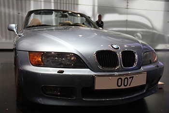 Le musée BMW met en vedette une foule de voitures, de motos et de prototypes conçus par la célèbre marque allemande. Le musée BMW met en vedette une foule de voitures, de motos et de prototypes conçus par la célèbre marque allemande.