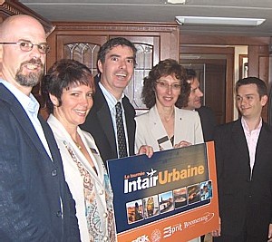 La famille INTAIR s'équipe d'un salon roulant pour vous recevoir cet automne La famille INTAIR s'équipe d'un salon roulant pour vous recevoir cet automne
