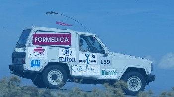 Tours Cure-Vac commanditaire au rallye féminin du Trophée Rose des Sables au Maroc édition 2013 Tours Cure-Vac commanditaire au rallye féminin du Trophée Rose des Sables au Maroc édition 2013