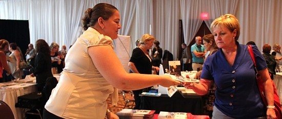 la foire commerciale a connu un grand succès. la foire commerciale a connu un grand succès.