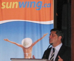 Sam Char , directeur exécutif du Groupe Sunwing au Québec Sam Char , directeur exécutif du Groupe Sunwing au Québec