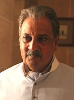 Gaj Singh II et sa famille habitent encore une aile du palais. Gaj Singh II et sa famille habitent encore une aile du palais.