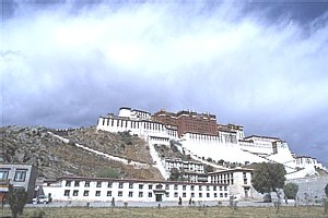 Tibet : construction d'un centre touristique dans le Palais du Potala Tibet : construction d'un centre touristique dans le Palais du Potala